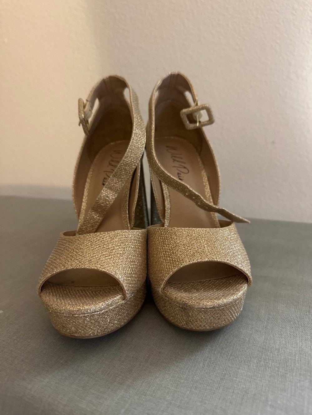 Wild Pair gold heels size 7.5
